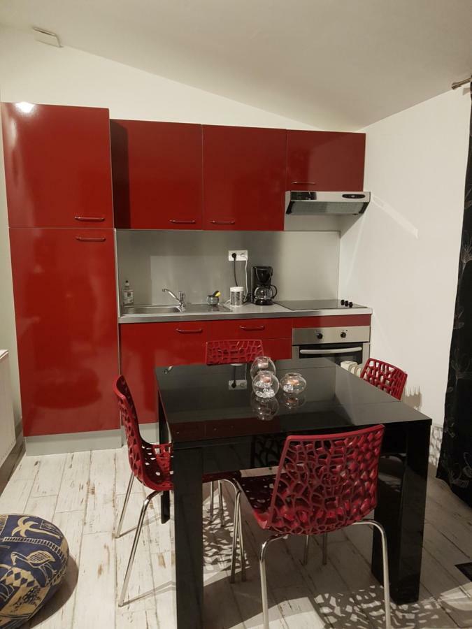 Egligny La Longere Des Glycines B&B 외부 사진